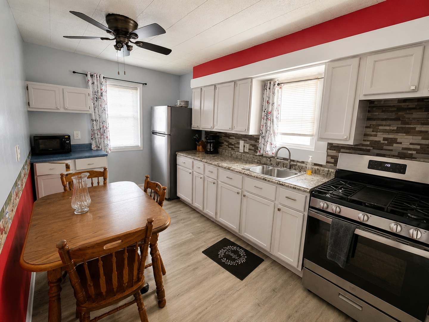 924 Hillwood Circle