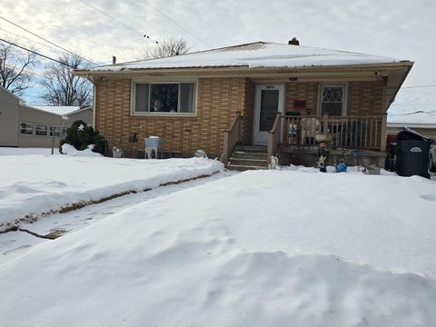 Photo of 1408 S 10th Street, Clinton, IA 52372 (MLS # 12545115)