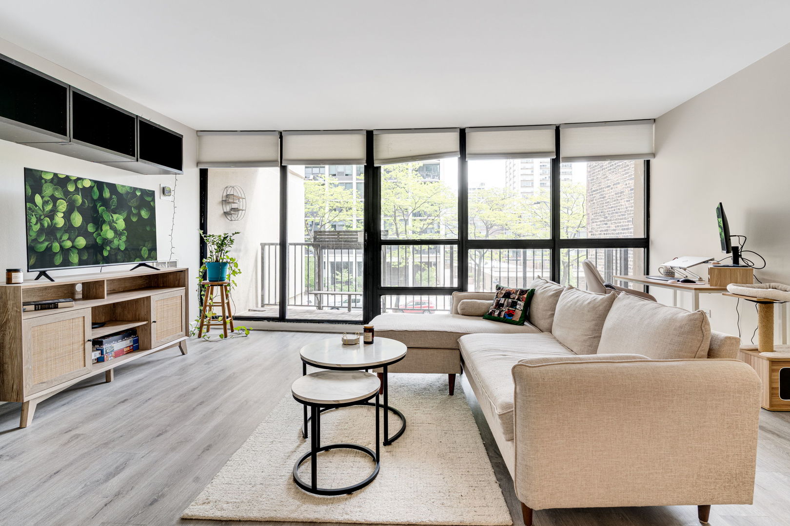 1540 N LaSalle Drive 201