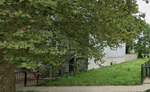 5542 S La Salle Street Chicago IL 60621