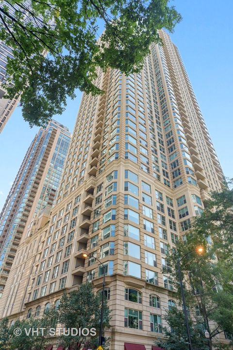 Photo of 25 E Superior Street #4201, Chicago, IL 60611 (MLS # 12606521)