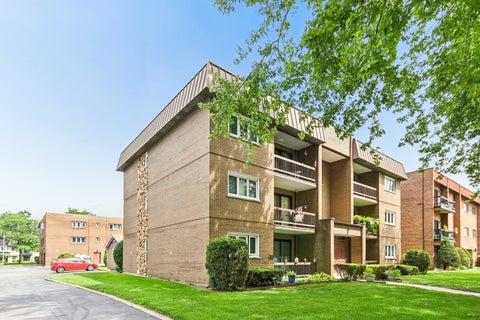 Tiny photo for 9619 Kedvale Avenue #301, Oak Lawn, IL 60453 (MLS # 12749068)