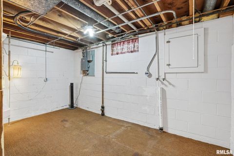 Tiny photo for 2159 W 35TH Street, Davenport, IA 52806 (MLS # QC4269940)