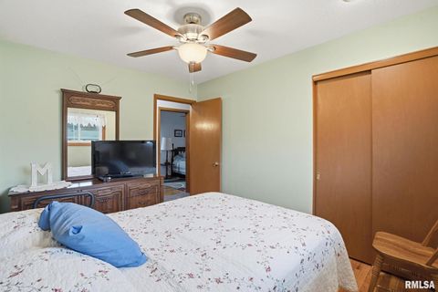 Tiny photo for 2159 W 35TH Street, Davenport, IA 52806 (MLS # QC4269940)