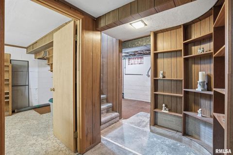 Tiny photo for 2159 W 35TH Street, Davenport, IA 52806 (MLS # QC4269940)