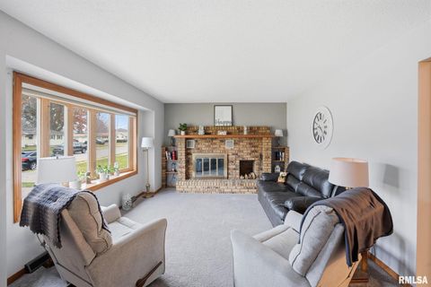 Tiny photo for 2159 W 35TH Street, Davenport, IA 52806 (MLS # QC4269940)