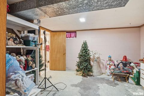 Tiny photo for 2159 W 35TH Street, Davenport, IA 52806 (MLS # QC4269940)