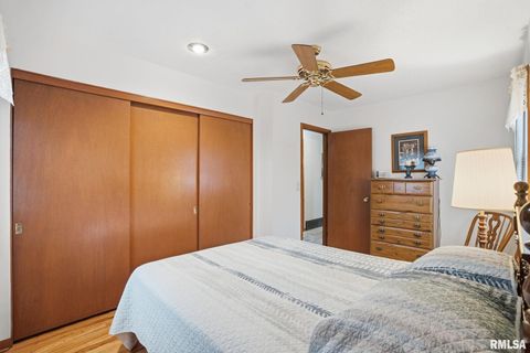 Tiny photo for 2159 W 35TH Street, Davenport, IA 52806 (MLS # QC4269940)