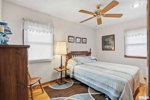 Tiny photo for 2159 W 35TH Street, Davenport, IA 52806 (MLS # QC4269940)