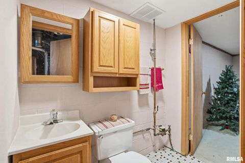 Tiny photo for 2159 W 35TH Street, Davenport, IA 52806 (MLS # QC4269940)