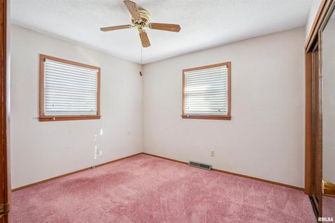 Tiny photo for 8101 8TH Street W, Rock Island, IL 61201 (MLS # QC4268542)