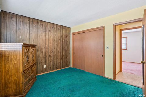 Tiny photo for 8101 8TH Street W, Rock Island, IL 61201 (MLS # QC4268542)