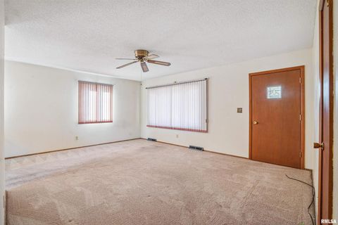 Tiny photo for 8101 8TH Street W, Rock Island, IL 61201 (MLS # QC4268542)