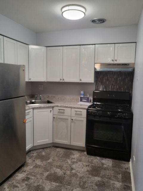 Tiny photo for 1227 S Harlem Avenue #215, Berwyn, IL 60402 (MLS # 12619750)