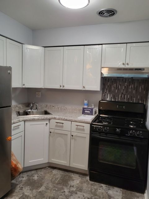 Tiny photo for 1227 S Harlem Avenue #215, Berwyn, IL 60402 (MLS # 12619750)