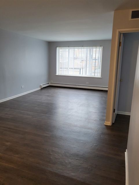 Tiny photo for 1227 S Harlem Avenue #215, Berwyn, IL 60402 (MLS # 12619750)