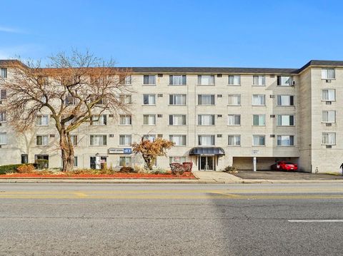Photo of 1227 S Harlem Avenue #215, Berwyn, IL 60402 (MLS # 12619750)