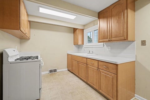 Tiny photo for 2104 Webb Street, Crest Hill, IL 60403 (MLS # 12720829)