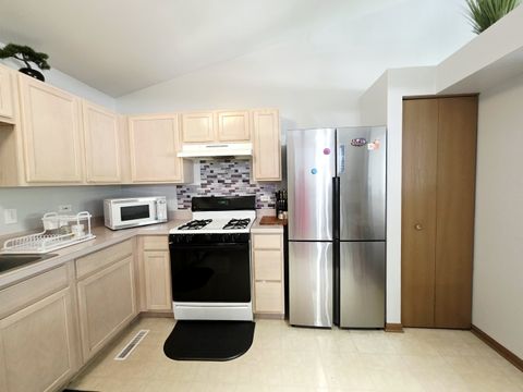 Tiny photo for 109 E Victoria Circle, North Aurora, IL 60542 (MLS # 12443303)