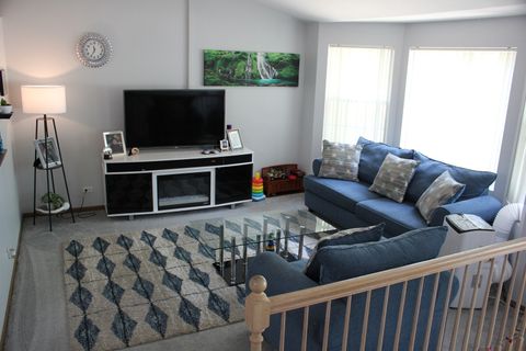 Tiny photo for 109 E Victoria Circle, North Aurora, IL 60542 (MLS # 12443303)