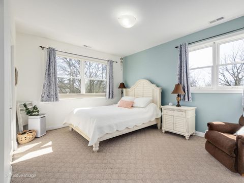 Tiny photo for 1607 E Indiana Street, Wheaton, IL 60187 (MLS # 12592064)