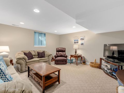 Tiny photo for 1607 E Indiana Street, Wheaton, IL 60187 (MLS # 12592064)