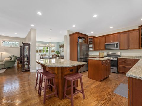 Tiny photo for 1607 E Indiana Street, Wheaton, IL 60187 (MLS # 12592064)