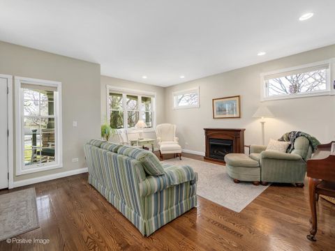 Tiny photo for 1607 E Indiana Street, Wheaton, IL 60187 (MLS # 12592064)