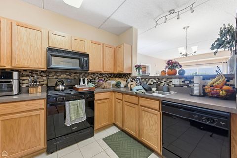 Tiny photo for 440 W Mahogany Court #303, Palatine, IL 60067 (MLS # 12495657)