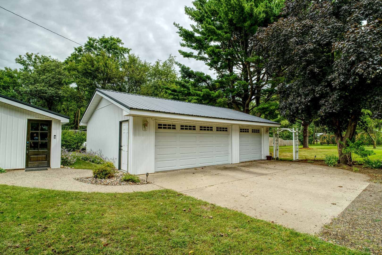 3272 Tammy Lane