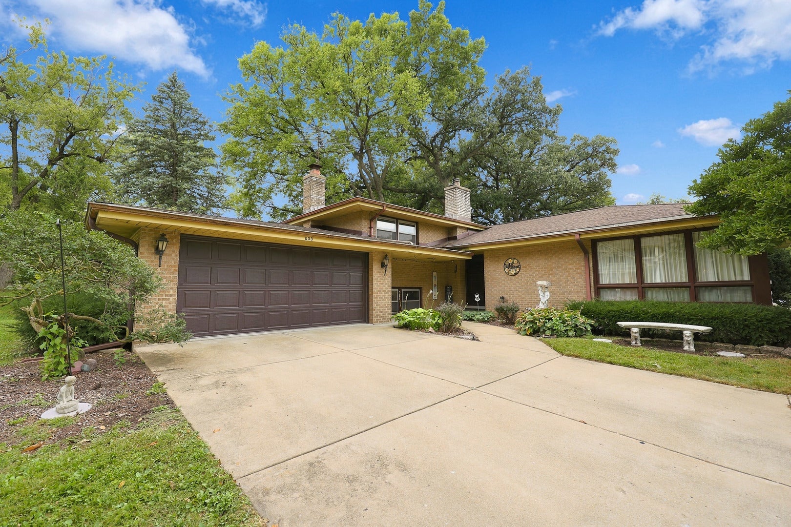 853 Edgewater Drive