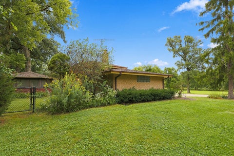 Tiny photo for 853 Edgewater Drive, Naperville, IL 60540 (MLS # 12764340)