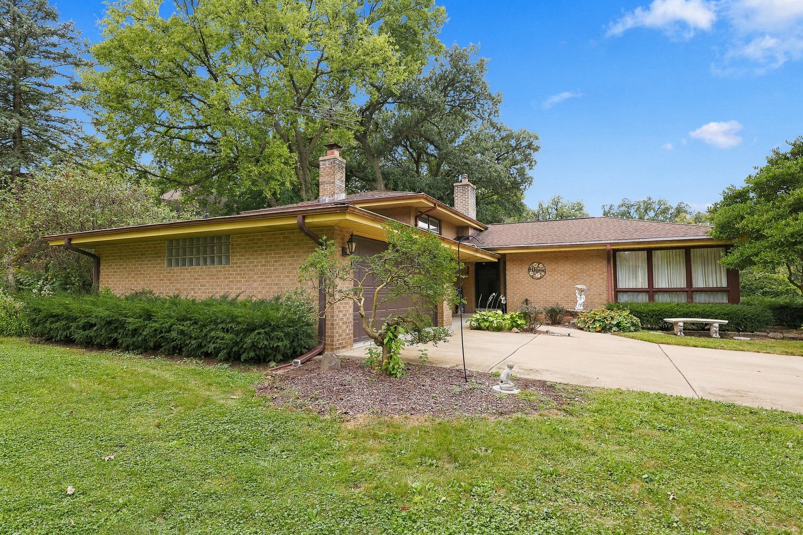 853 Edgewater Drive