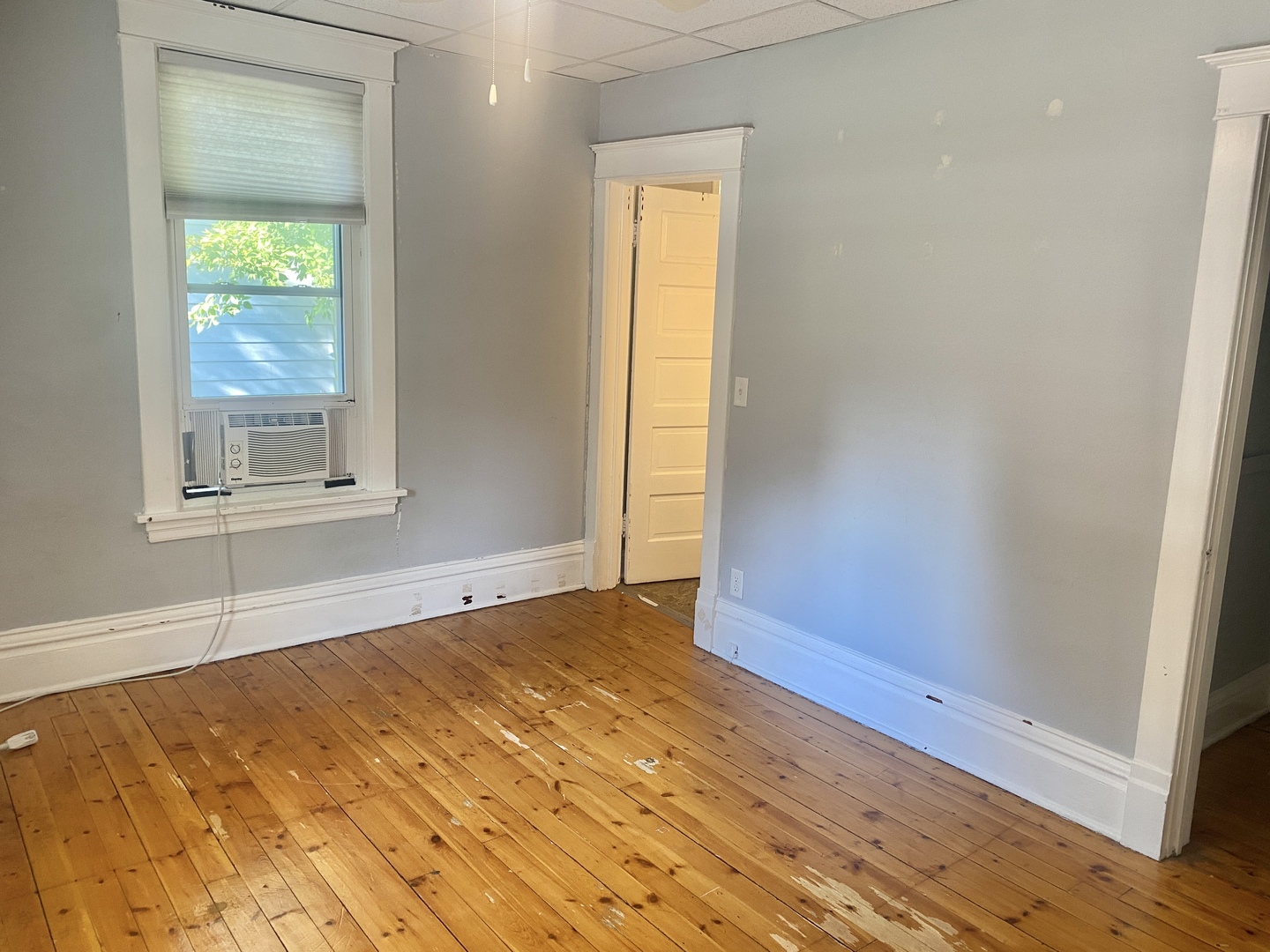 Woodstock, Illinois 60098, United States, 2 Bedrooms Bedrooms, ,1 BathroomBathrooms,Residential,Active,206771