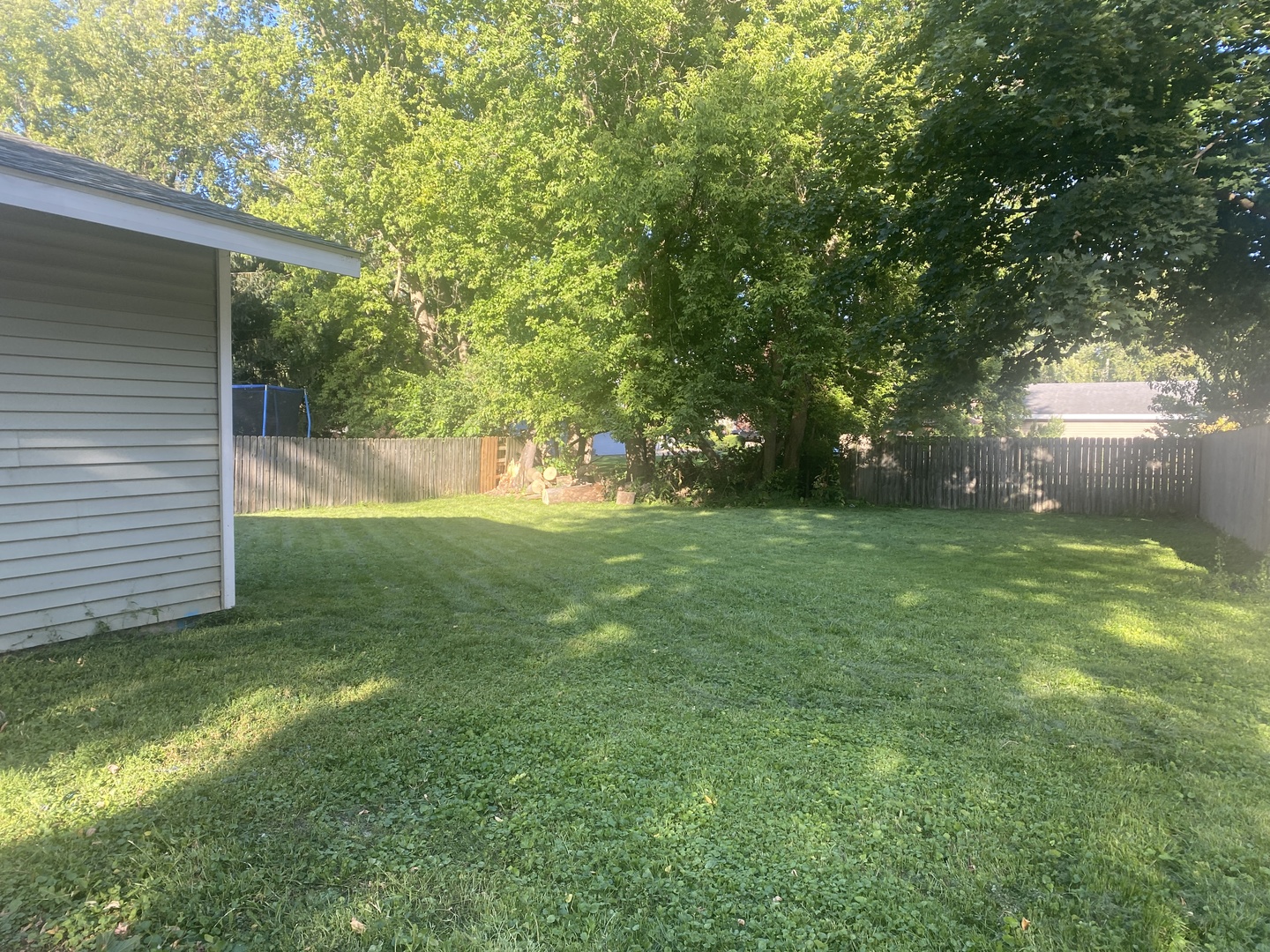 Woodstock, Illinois 60098, United States, 2 Bedrooms Bedrooms, ,1 BathroomBathrooms,Residential,Active,206771