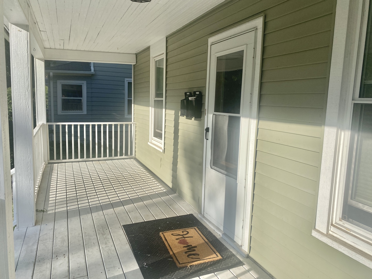 Woodstock, Illinois 60098, United States, 2 Bedrooms Bedrooms, ,1 BathroomBathrooms,Residential,Active,206771