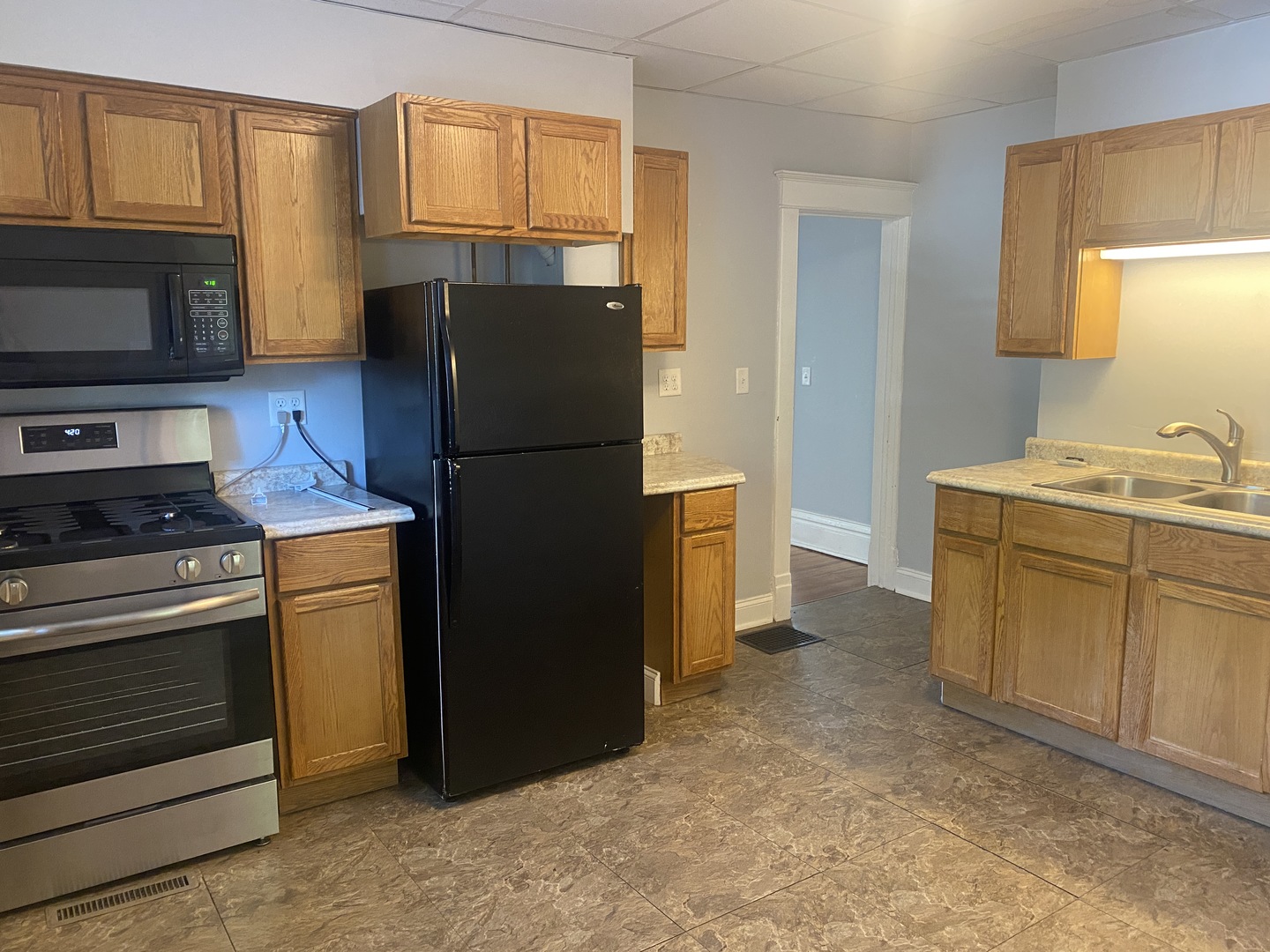 Woodstock, Illinois 60098, United States, 2 Bedrooms Bedrooms, ,1 BathroomBathrooms,Residential,Active,206771