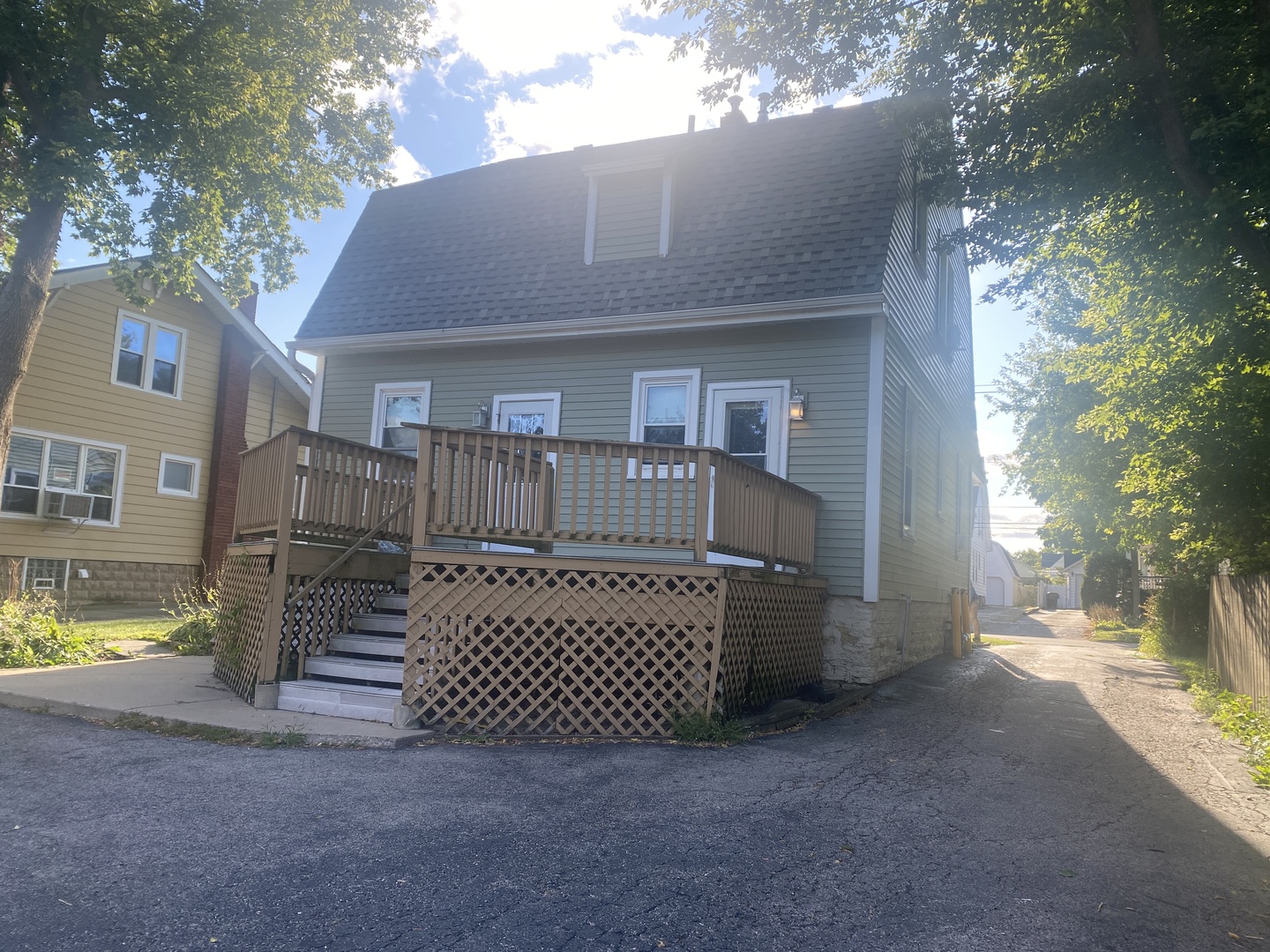 Woodstock, Illinois 60098, United States, 2 Bedrooms Bedrooms, ,1 BathroomBathrooms,Residential,Active,206771