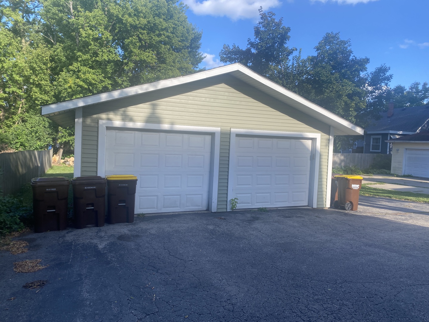 Woodstock, Illinois 60098, United States, 2 Bedrooms Bedrooms, ,1 BathroomBathrooms,Residential,Active,206771