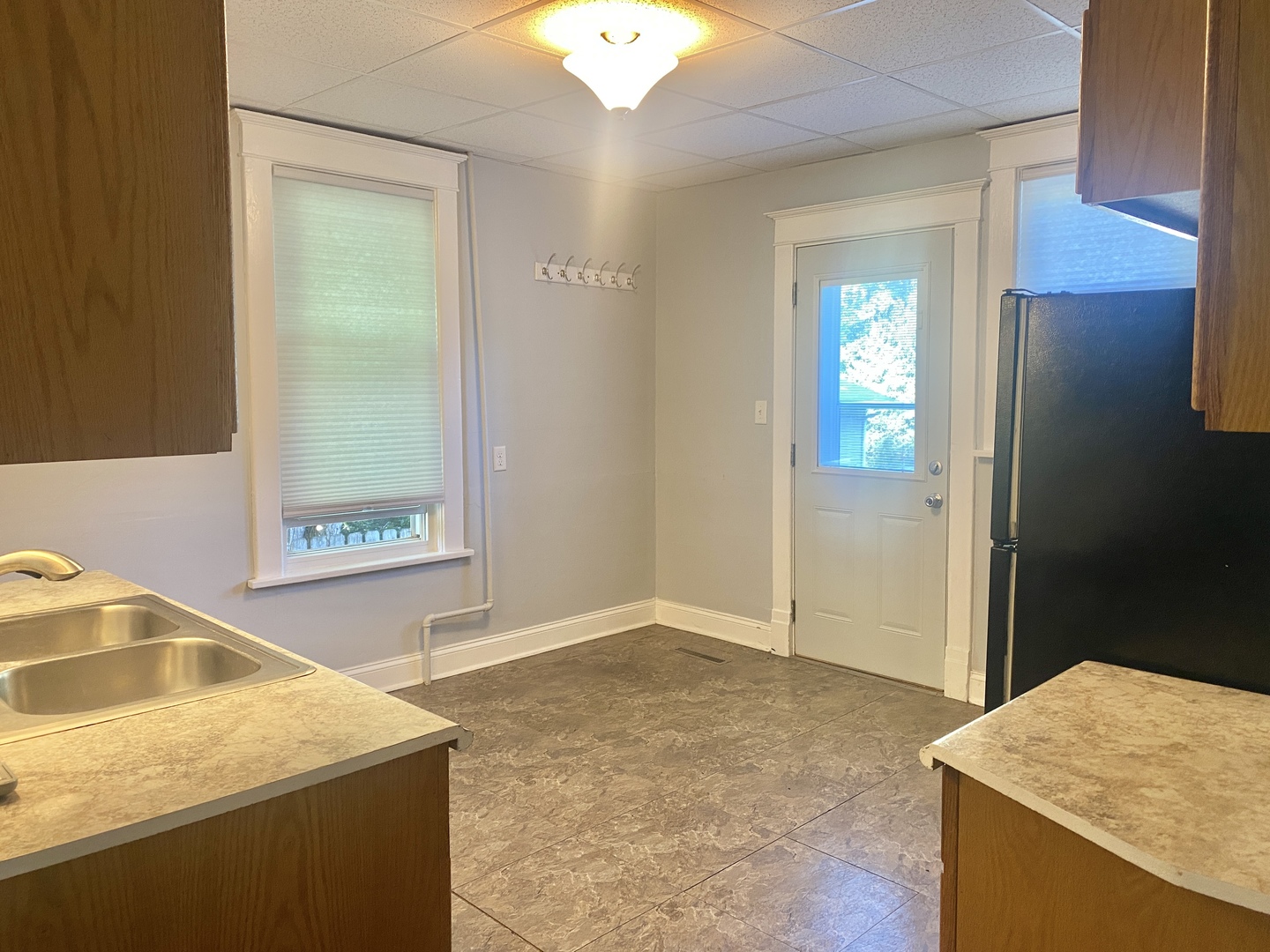 Woodstock, Illinois 60098, United States, 2 Bedrooms Bedrooms, ,1 BathroomBathrooms,Residential,Active,206771