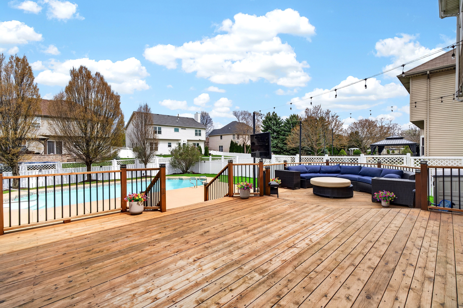 24240 Lavergne Street