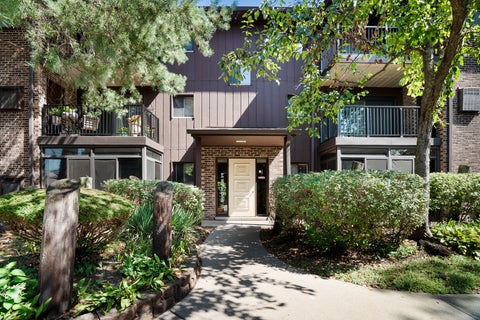 Photo of 64 Pier Drive #302, Westmont, IL 60559 (MLS # 12760514)