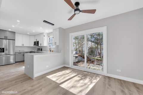 Tiny photo for 642 Williams Court, Gurnee, IL 60031 (MLS # 12616277)