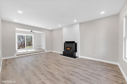 Tiny photo for 642 Williams Court, Gurnee, IL 60031 (MLS # 12616277)