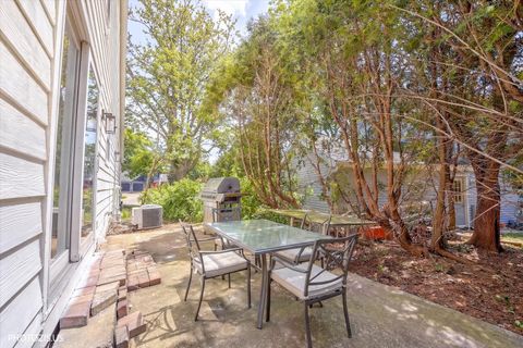 Tiny photo for 642 Williams Court, Gurnee, IL 60031 (MLS # 12616277)