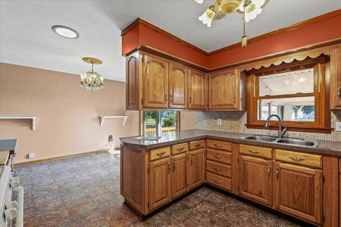 Tiny photo for 514 N Guthrie Street, Gibson City, IL 60936 (MLS # 12486237)