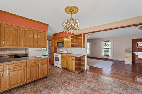 Tiny photo for 514 N Guthrie Street, Gibson City, IL 60936 (MLS # 12486237)