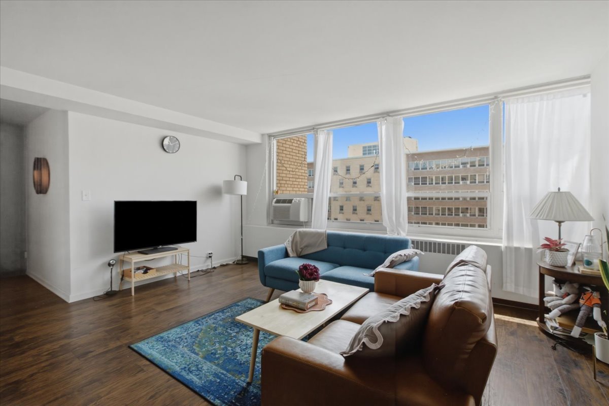 3950 N Lake Shore Drive 2103A