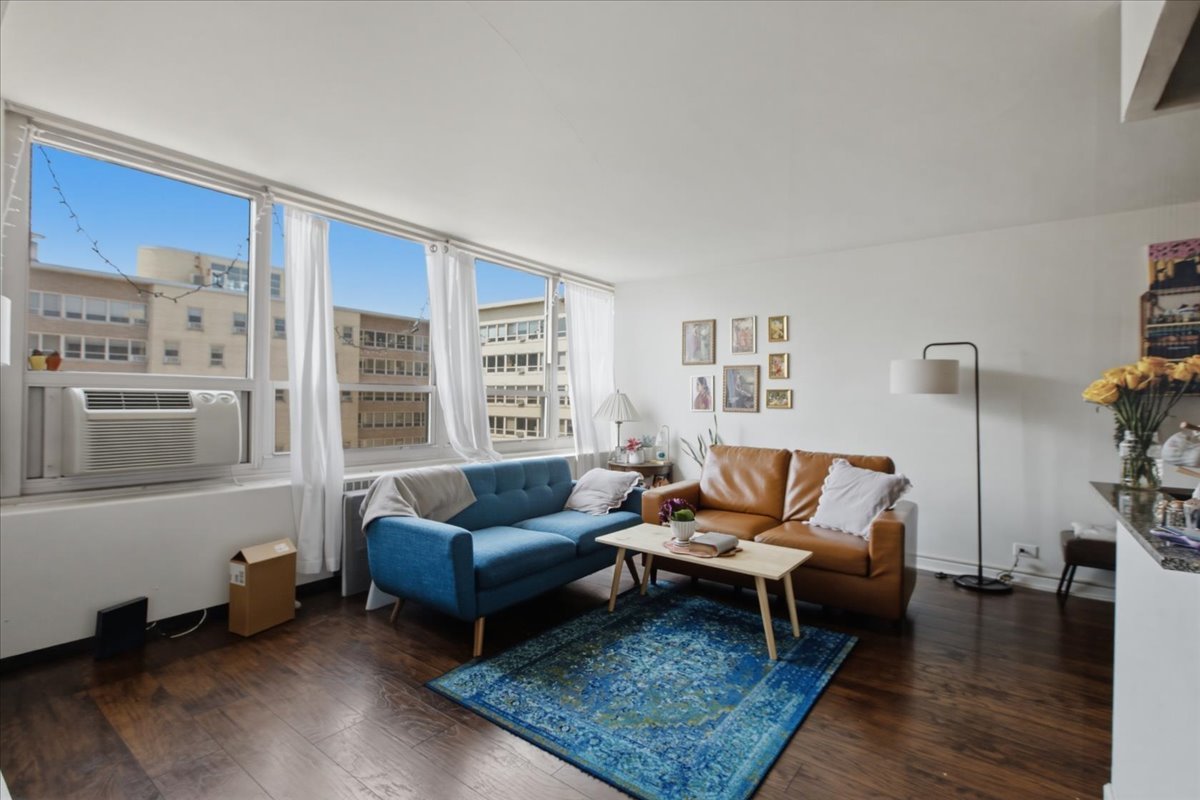 3950 N Lake Shore Drive 2103A