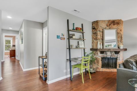 Tiny photo for 215 Coventry Circle #215, Vernon Hills, IL 60061 (MLS # 12486494)